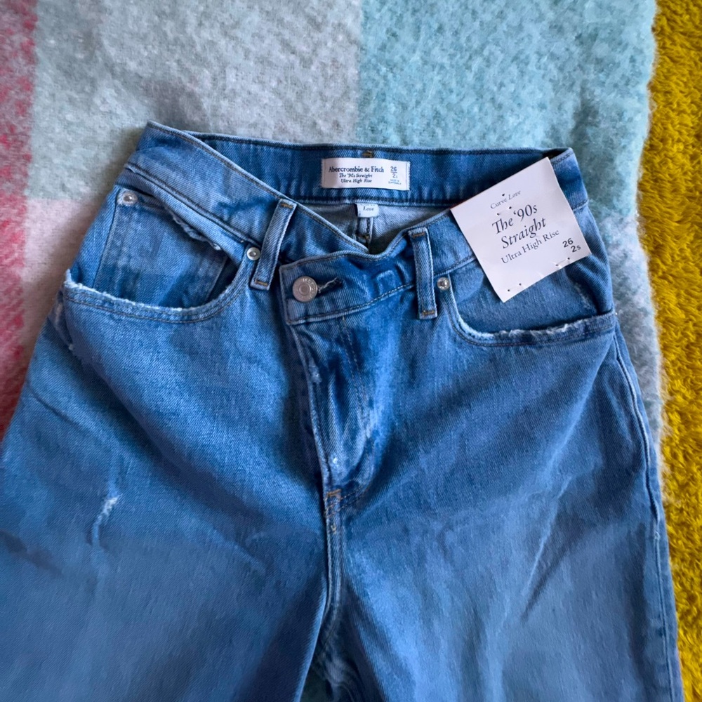 NWT A&F The 90’s Straight Jeans Curve Love Criss-Cross Waist